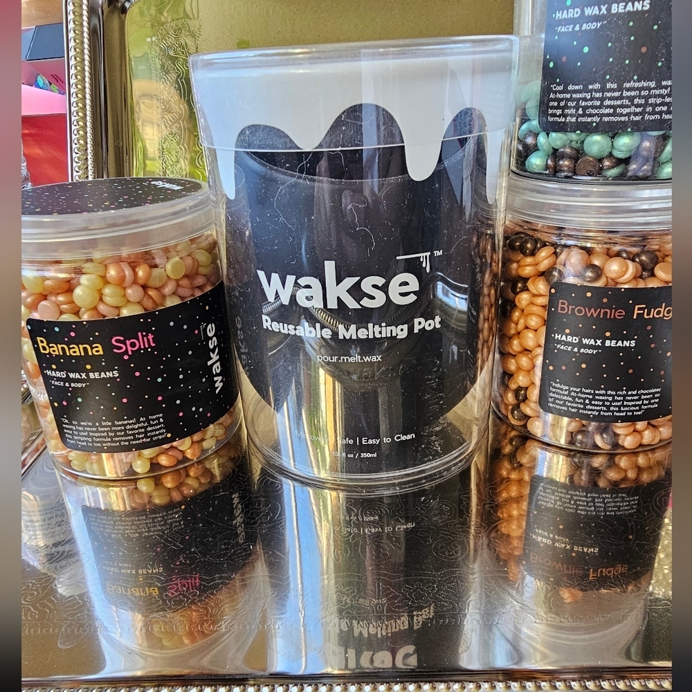 Wakse Black Reusable Microwaveable Melting Pot & 3 Scented Jars Of Hard Wax Bead